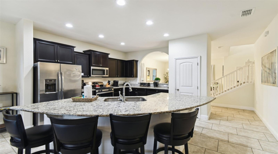 DAVENPORT, Florida 33837, 6 Bedrooms Bedrooms, ,4 BathroomsBathrooms,Residential,For Sale,OAKBOURNE,0,MFRS5136966
