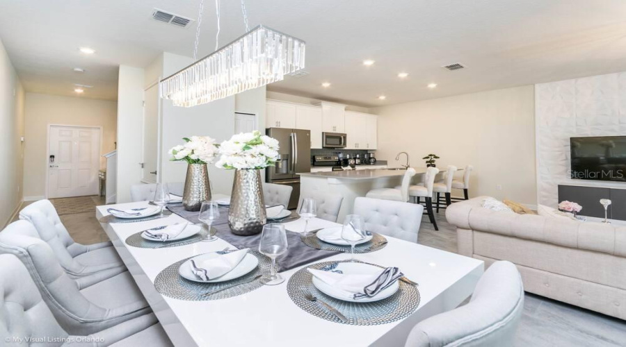 DAVENPORT, Florida 33896, 4 Bedrooms Bedrooms, ,3 BathroomsBathrooms,Residential,For Sale,SANDBAGGER,0,MFRO6328703