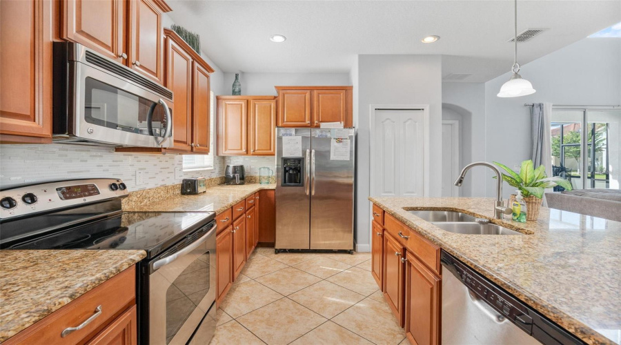 KISSIMMEE, Florida 34747, 5 Bedrooms Bedrooms, ,5 BathroomsBathrooms,Residential,For Sale,SUGAR PALM,0,MFRO6353313