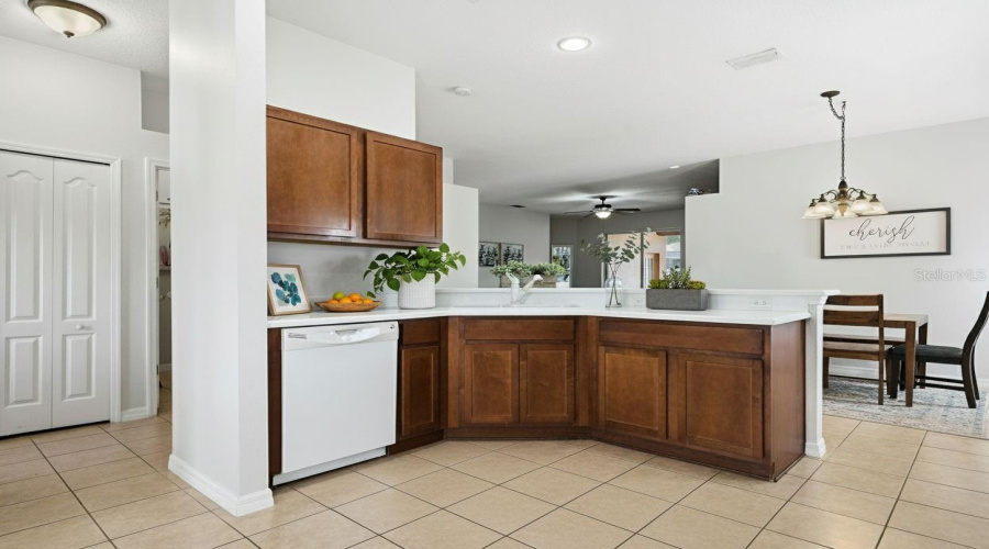 DAVENPORT, Florida 33896, 4 Bedrooms Bedrooms, ,3 BathroomsBathrooms,Residential,For Sale,SUSSEX,0,MFRO6354453