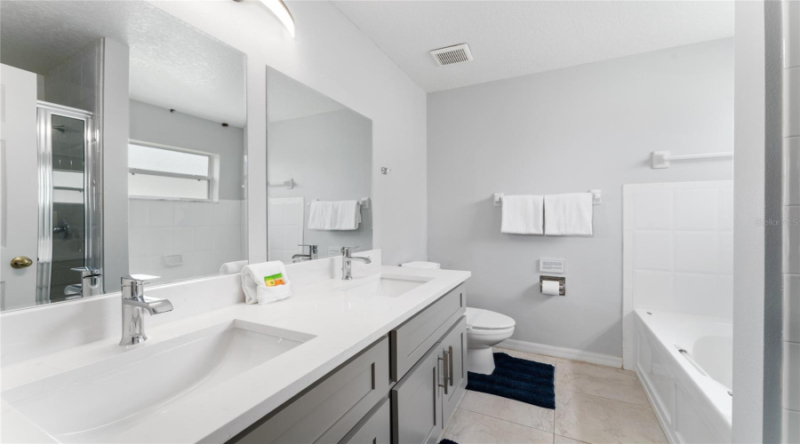 KISSIMMEE, Florida 34746, 4 Bedrooms Bedrooms, ,2 BathroomsBathrooms,Residential,For Sale,TOURMALINE,0,MFRO6354562