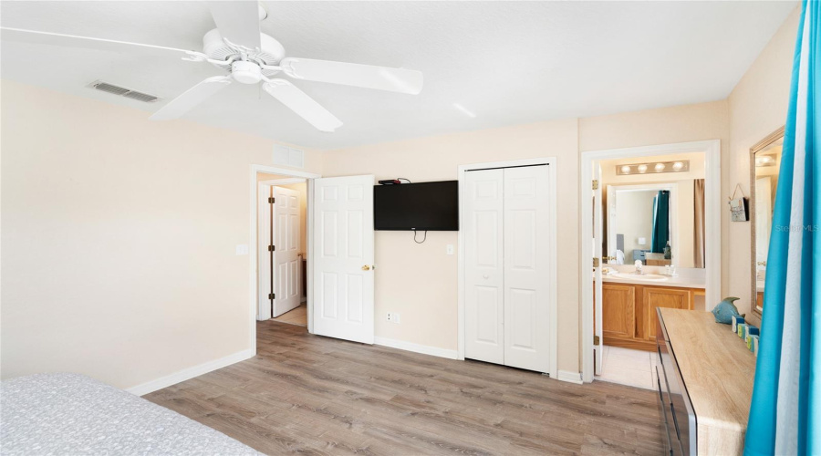 KISSIMMEE, Florida 34746, 3 Bedrooms Bedrooms, ,2 BathroomsBathrooms,Residential,For Sale,DELOREAN,0,MFRO6354581