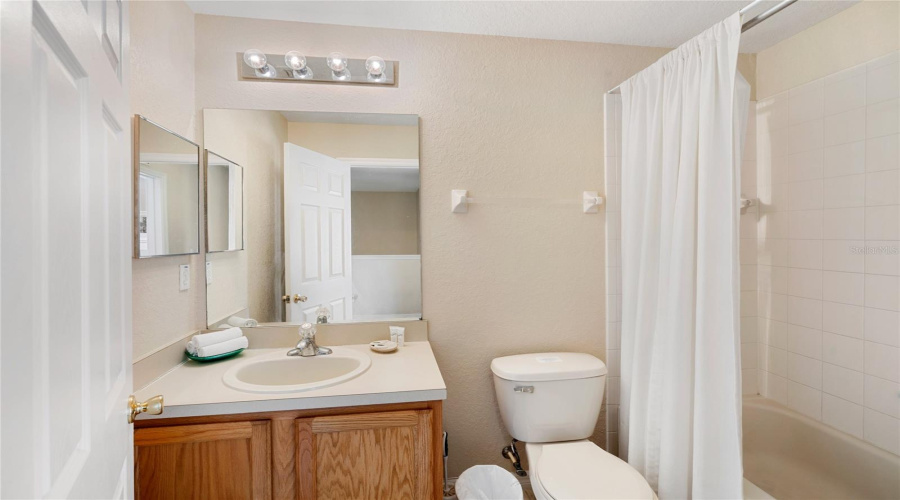KISSIMMEE, Florida 34746, 3 Bedrooms Bedrooms, ,2 BathroomsBathrooms,Residential,For Sale,DELOREAN,0,MFRO6354581