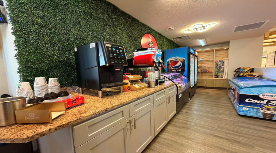 KISSIMMEE, Florida 34746, 3 Bedrooms Bedrooms, ,2 BathroomsBathrooms,Residential,For Sale,DELOREAN,0,MFRO6354581