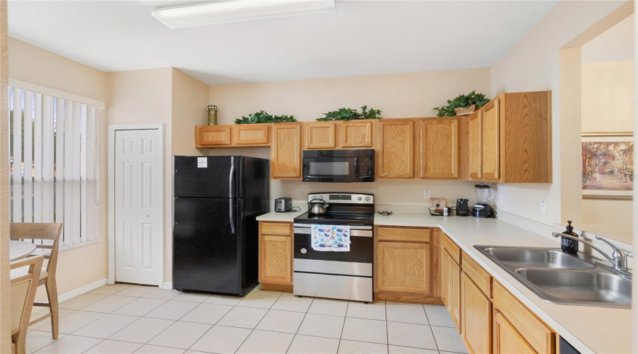 KISSIMMEE, Florida 34746, 3 Bedrooms Bedrooms, ,2 BathroomsBathrooms,Residential,For Sale,DELOREAN,0,MFRO6354581