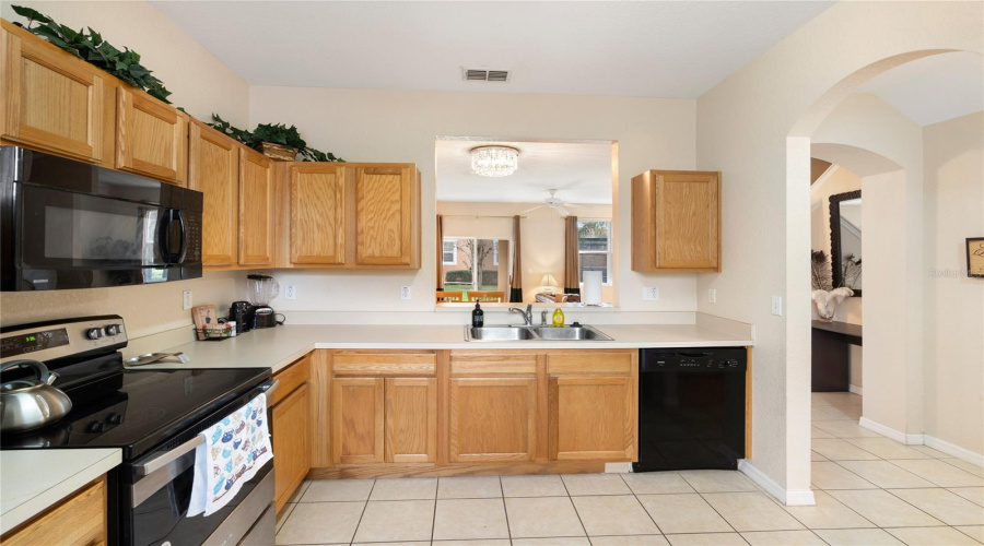 KISSIMMEE, Florida 34746, 3 Bedrooms Bedrooms, ,2 BathroomsBathrooms,Residential,For Sale,DELOREAN,0,MFRO6354581