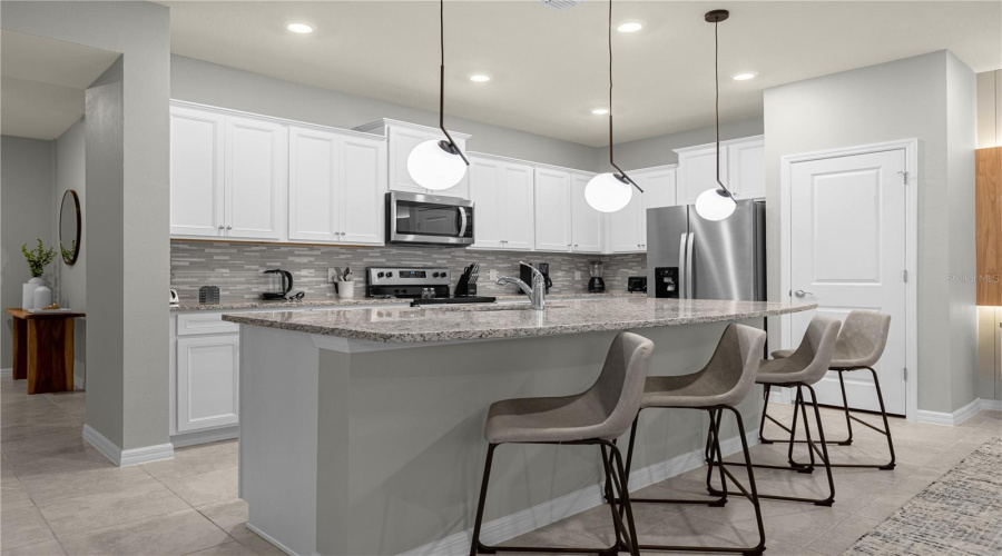 DAVENPORT, Florida 33897, 5 Bedrooms Bedrooms, ,4 BathroomsBathrooms,Residential,For Sale,LANA,0,MFRO6341623