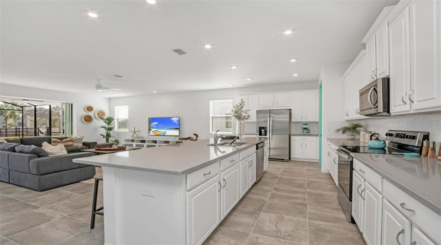 KISSIMMEE, Florida 34747, 9 Bedrooms Bedrooms, ,6 BathroomsBathrooms,Residential,For Sale,CAROLINE BAY,0,MFRO6283006