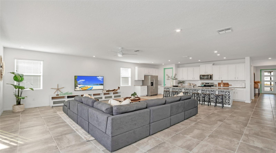 KISSIMMEE, Florida 34747, 9 Bedrooms Bedrooms, ,6 BathroomsBathrooms,Residential,For Sale,CAROLINE BAY,0,MFRO6283006