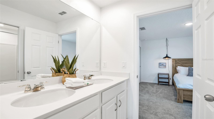 KISSIMMEE, Florida 34747, 9 Bedrooms Bedrooms, ,6 BathroomsBathrooms,Residential,For Sale,CAROLINE BAY,0,MFRO6283006