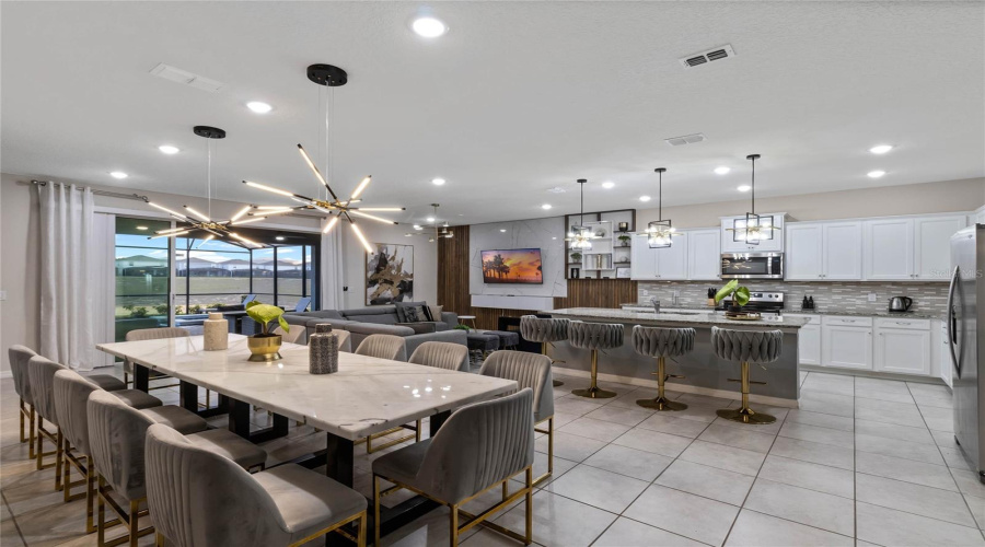 DAVENPORT, Florida 33897, 8 Bedrooms Bedrooms, ,6 BathroomsBathrooms,Residential,For Sale,LANA,0,MFRO6295031