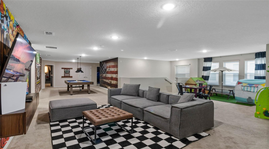 DAVENPORT, Florida 33897, 8 Bedrooms Bedrooms, ,6 BathroomsBathrooms,Residential,For Sale,LANA,0,MFRO6295031