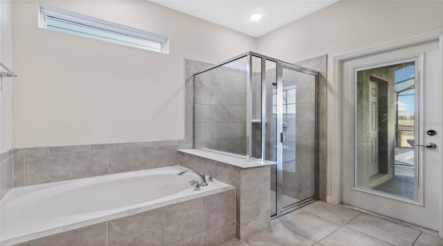 DAVENPORT, Florida 33897, 8 Bedrooms Bedrooms, ,6 BathroomsBathrooms,Residential,For Sale,LANA,0,MFRO6295031