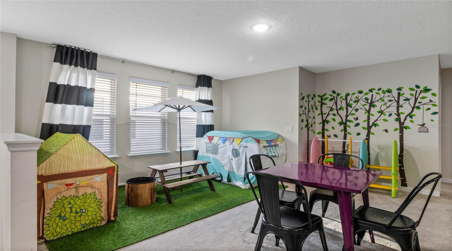 DAVENPORT, Florida 33897, 8 Bedrooms Bedrooms, ,6 BathroomsBathrooms,Residential,For Sale,LANA,0,MFRO6295031