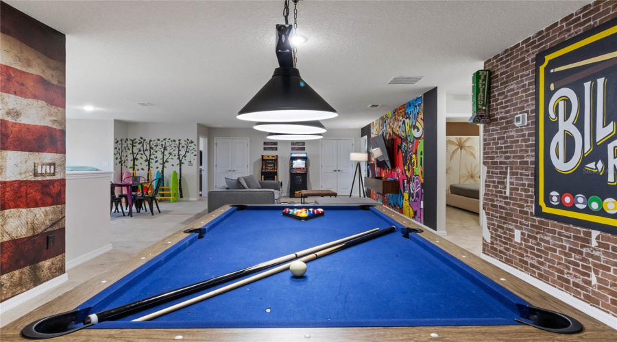 DAVENPORT, Florida 33897, 8 Bedrooms Bedrooms, ,6 BathroomsBathrooms,Residential,For Sale,LANA,0,MFRO6295031