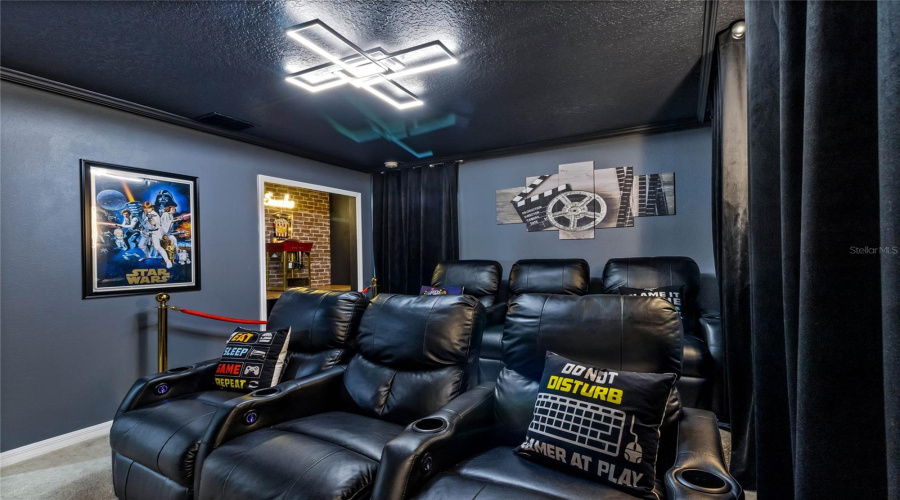 DAVENPORT, Florida 33897, 8 Bedrooms Bedrooms, ,6 BathroomsBathrooms,Residential,For Sale,LANA,0,MFRO6295031