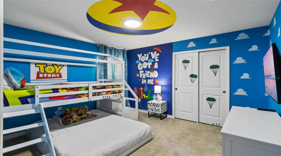 DAVENPORT, Florida 33897, 8 Bedrooms Bedrooms, ,6 BathroomsBathrooms,Residential,For Sale,LANA,0,MFRO6295031