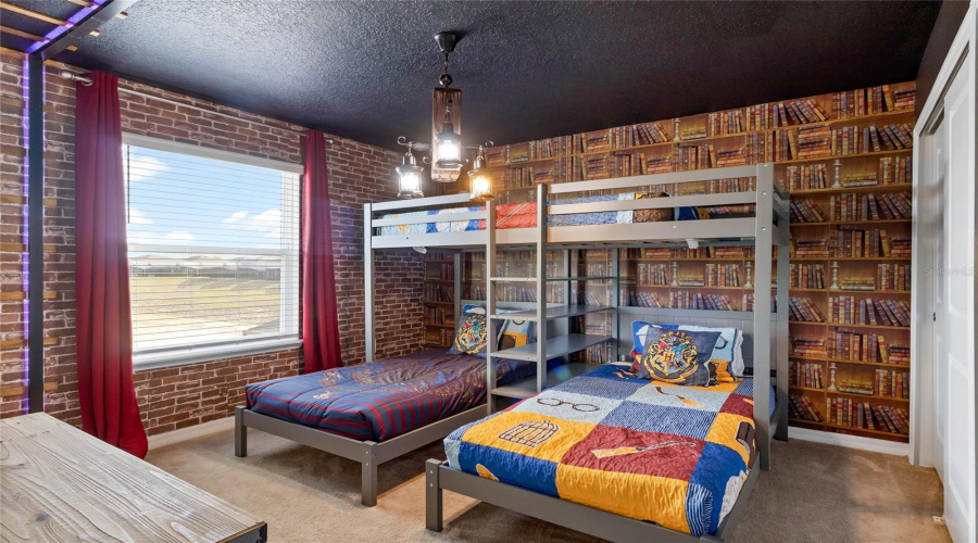 DAVENPORT, Florida 33897, 8 Bedrooms Bedrooms, ,6 BathroomsBathrooms,Residential,For Sale,LANA,0,MFRO6295031