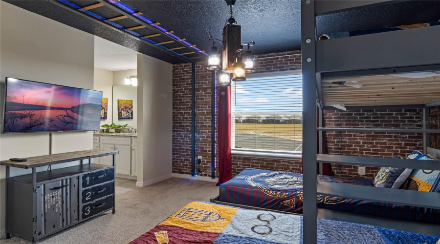 DAVENPORT, Florida 33897, 8 Bedrooms Bedrooms, ,6 BathroomsBathrooms,Residential,For Sale,LANA,0,MFRO6295031