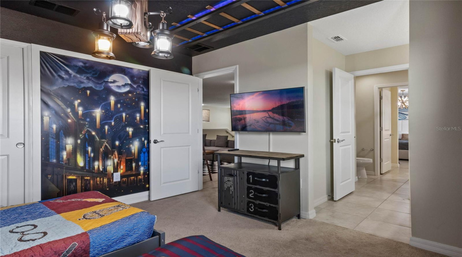 DAVENPORT, Florida 33897, 8 Bedrooms Bedrooms, ,6 BathroomsBathrooms,Residential,For Sale,LANA,0,MFRO6295031