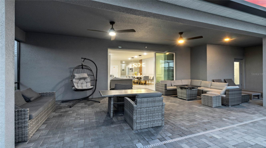 DAVENPORT, Florida 33897, 8 Bedrooms Bedrooms, ,6 BathroomsBathrooms,Residential,For Sale,LANA,0,MFRO6295031