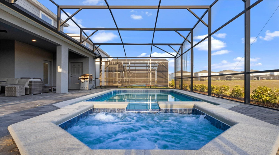 DAVENPORT, Florida 33897, 8 Bedrooms Bedrooms, ,6 BathroomsBathrooms,Residential,For Sale,LANA,0,MFRO6295031