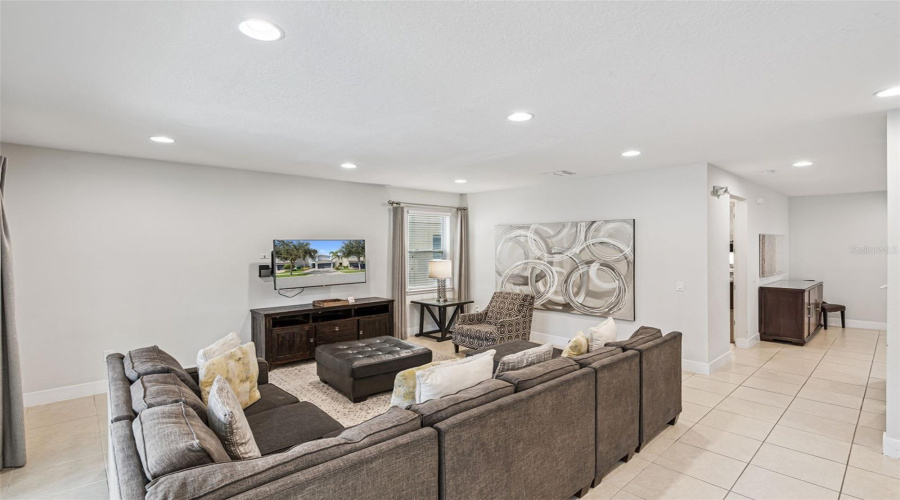 KISSIMMEE, Florida 34747, 5 Bedrooms Bedrooms, ,5 BathroomsBathrooms,Residential,For Sale,PENDANT,0,MFRS5137120