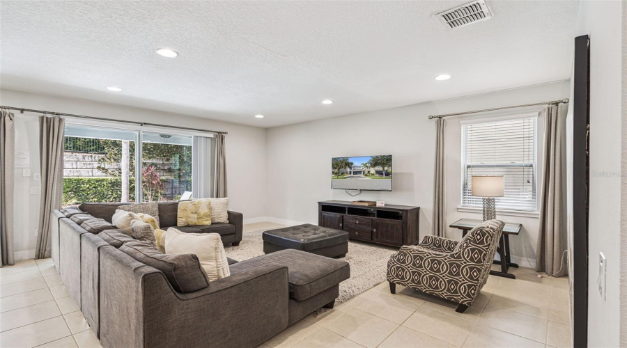 KISSIMMEE, Florida 34747, 5 Bedrooms Bedrooms, ,5 BathroomsBathrooms,Residential,For Sale,PENDANT,0,MFRS5137120