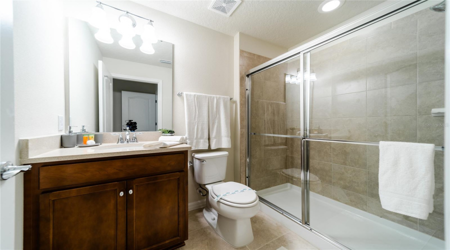 KISSIMMEE, Florida 34747, 5 Bedrooms Bedrooms, ,4 BathroomsBathrooms,Residential,For Sale,DUBAI,0,MFRO6328333