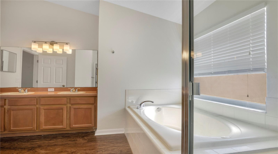 DAVENPORT, Florida 33897, 4 Bedrooms Bedrooms, ,2 BathroomsBathrooms,Residential,For Sale,HAVERSHAM,0,MFRO6344900