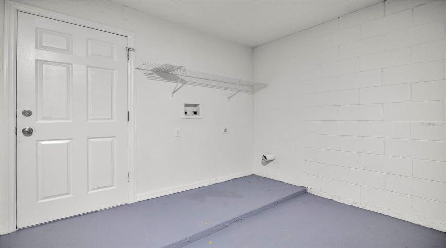 DAVENPORT, Florida 33897, 4 Bedrooms Bedrooms, ,2 BathroomsBathrooms,Residential,For Sale,HAVERSHAM,0,MFRO6344900