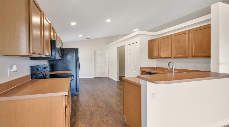 DAVENPORT, Florida 33897, 4 Bedrooms Bedrooms, ,2 BathroomsBathrooms,Residential,For Sale,HAVERSHAM,0,MFRO6344900