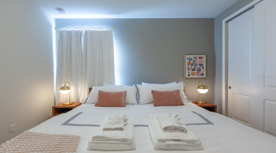 KISSIMMEE, Florida 34747, 6 Bedrooms Bedrooms, ,6 BathroomsBathrooms,Residential,For Sale,SOUTHFIELD,0,MFRO6354805