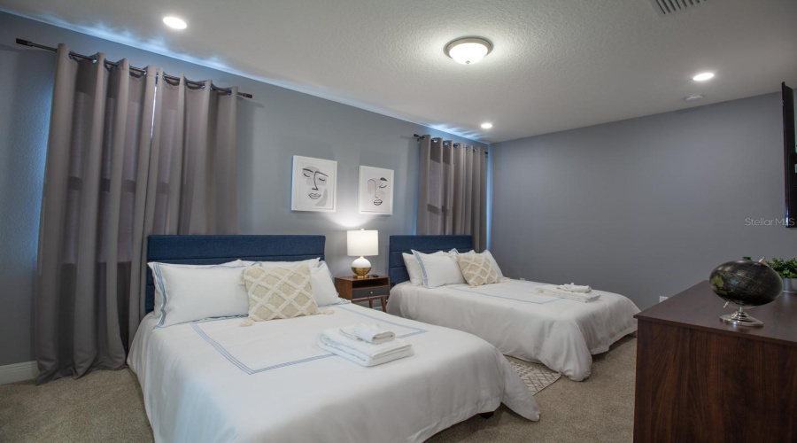 KISSIMMEE, Florida 34747, 6 Bedrooms Bedrooms, ,6 BathroomsBathrooms,Residential,For Sale,SOUTHFIELD,0,MFRO6354805