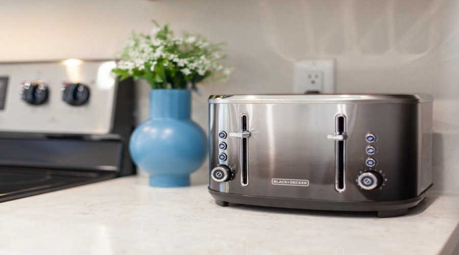 KISSIMMEE, Florida 34747, 6 Bedrooms Bedrooms, ,6 BathroomsBathrooms,Residential,For Sale,SOUTHFIELD,0,MFRO6354805