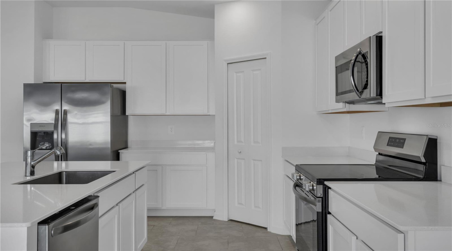 KISSIMMEE, Florida 34746, 4 Bedrooms Bedrooms, ,2 BathroomsBathrooms,Residential,For Sale,EDENSBRIDGE,0,MFRO6354723