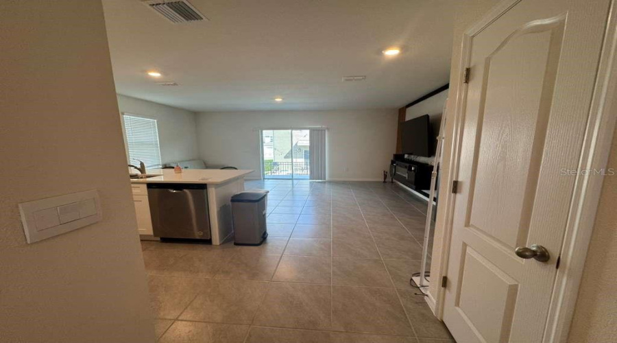 DAVENPORT, Florida 33837, 3 Bedrooms Bedrooms, ,2 BathroomsBathrooms,Residential,For Sale,PENGUIN BLVD,0,MFRS5137129 DAVENPORT, Florida 33837, 3 Bedrooms Bedrooms, ,2 BathroomsBathrooms,Residential,For Sale,PENGUIN BLVD,0,MFRS5137129