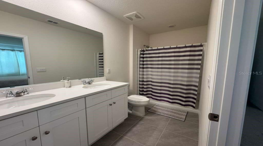 DAVENPORT, Florida 33837, 3 Bedrooms Bedrooms, ,2 BathroomsBathrooms,Residential,For Sale,PENGUIN BLVD,0,MFRS5137129 DAVENPORT, Florida 33837, 3 Bedrooms Bedrooms, ,2 BathroomsBathrooms,Residential,For Sale,PENGUIN BLVD,0,MFRS5137129