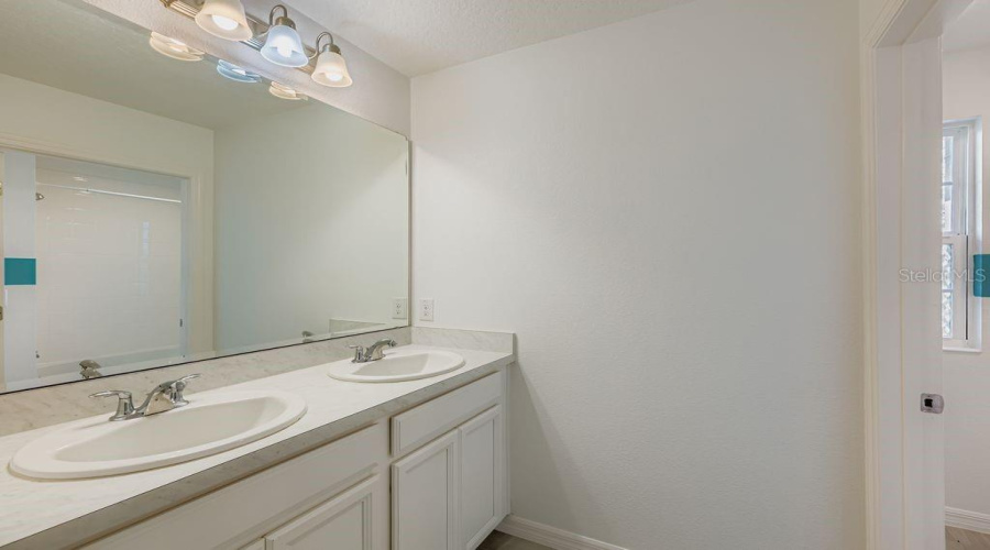 DAVENPORT, Florida 33837, 5 Bedrooms Bedrooms, ,3 BathroomsBathrooms,Residential,For Sale,BENJAMIN,0,MFRO6354067