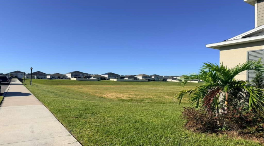 DAVENPORT, Florida 33896, 5 Bedrooms Bedrooms, ,2 BathroomsBathrooms,Residential,For Sale,OVERPOOL AVENUE,0,MFRO6351249