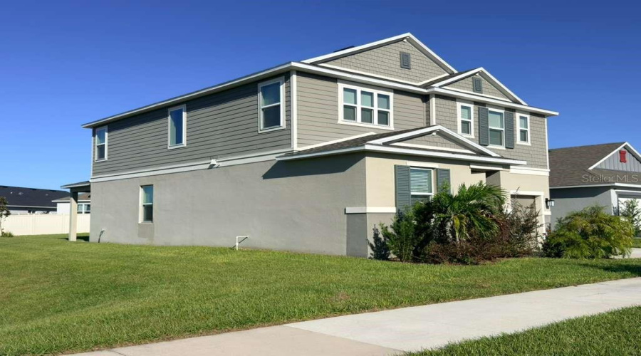 DAVENPORT, Florida 33896, 5 Bedrooms Bedrooms, ,2 BathroomsBathrooms,Residential,For Sale,OVERPOOL AVENUE,0,MFRO6351249