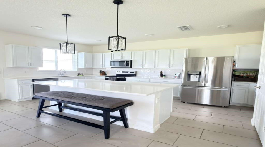 DAVENPORT, Florida 33896, 5 Bedrooms Bedrooms, ,2 BathroomsBathrooms,Residential,For Sale,OVERPOOL AVENUE,0,MFRO6351249