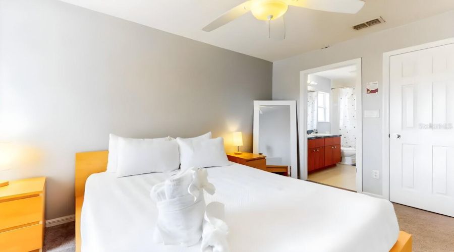 KISSIMMEE, Florida 34746, 5 Bedrooms Bedrooms, ,3 BathroomsBathrooms,Residential,For Sale,RUBY RED,0,MFRG5103524