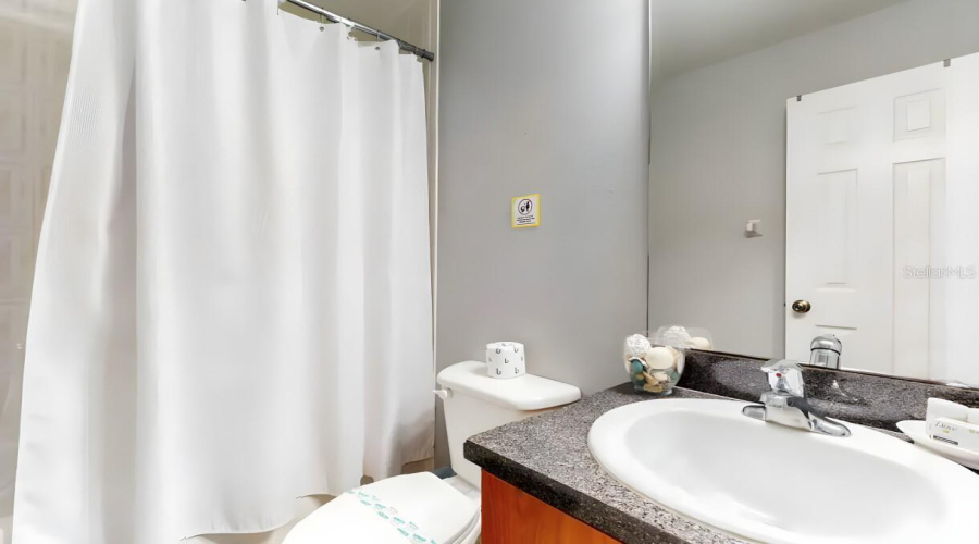 KISSIMMEE, Florida 34746, 5 Bedrooms Bedrooms, ,3 BathroomsBathrooms,Residential,For Sale,RUBY RED,0,MFRG5103524