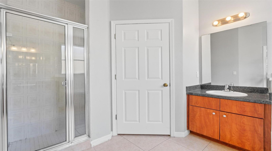 KISSIMMEE, Florida 34746, 5 Bedrooms Bedrooms, ,3 BathroomsBathrooms,Residential,For Sale,RUBY RED,0,MFRG5103524