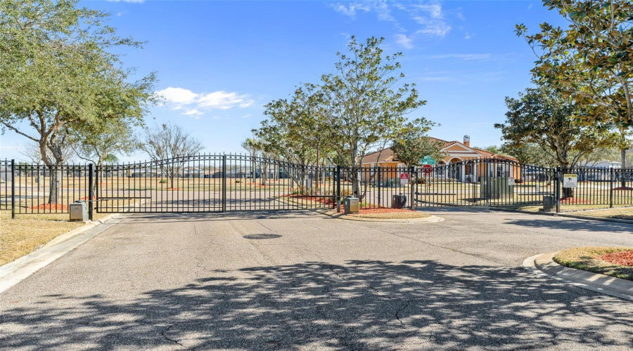 KISSIMMEE, Florida 34746, 5 Bedrooms Bedrooms, ,3 BathroomsBathrooms,Residential,For Sale,RUBY RED,0,MFRG5103524