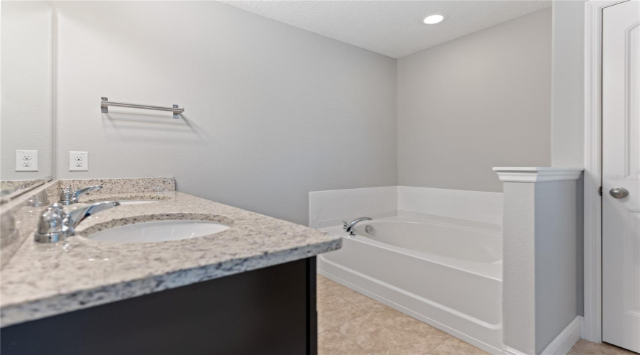 double sinks with soaker tub and shower