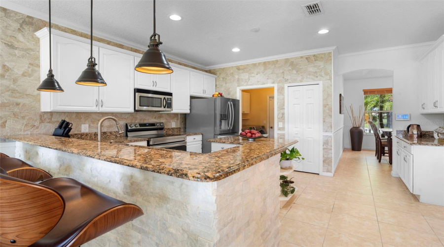 KISSIMMEE, Florida 34746, 4 Bedrooms Bedrooms, ,3 BathroomsBathrooms,Residential,For Sale,NAVIGATOR,0,MFRO6354899