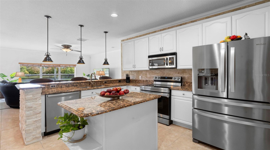 KISSIMMEE, Florida 34746, 4 Bedrooms Bedrooms, ,3 BathroomsBathrooms,Residential,For Sale,NAVIGATOR,0,MFRO6354899