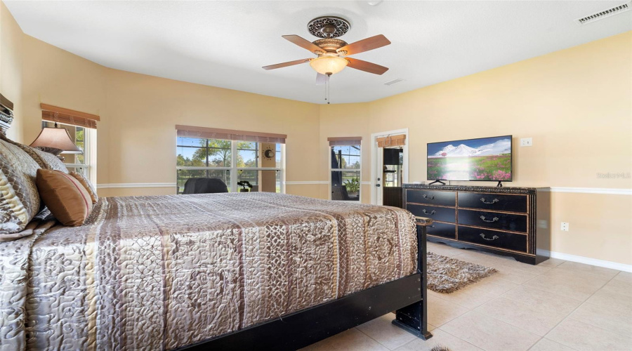 KISSIMMEE, Florida 34746, 4 Bedrooms Bedrooms, ,3 BathroomsBathrooms,Residential,For Sale,NAVIGATOR,0,MFRO6354899